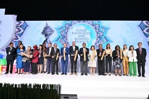 Foto-bersama-prosesi-pembukaan-Tri-Hita-Karana-Forum-2022-di-BNDCC-2-Bali-13-Nov-2022-2-scaled