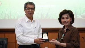 01306abecc0e78a7945cf5b87a98a0f1