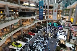 Suasana JWX di PIK Avenue