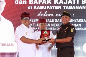Bupati Sanjaya Dukung Peresmian Bale Sabha Adhyaksa di 133 Desa Tabanan (5)