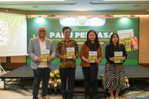 GAPKI, Earthworm Foundation, dan JAPBUSI Berkolaborasi Meluncurkan Panduan Umum Perjanjian Kerja Harian untuk Kelapa Sawit Berkelanjutan (1)