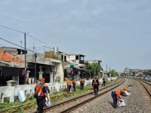 Dokumentasi Bersih Lintas Jalur KA Antara Stasiun Surabaya Pasar Turi – Stasiun Kandangan