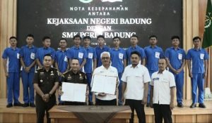 Screenshot_20250409_204534_Photo Editor