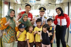 Partisipasi Wujudkan Pendidikan Bermutu, KAI Rutin Lakukan Edutrain di LRT Jabodebek (1)