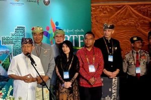 Tanggapi Isu PHK Massal di Bali, Gubernur Koster Itu hanya Gosip