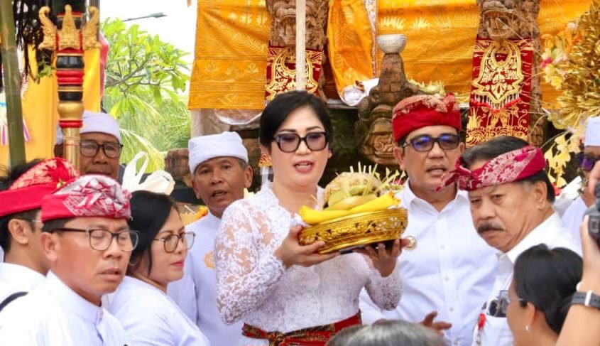 Pujawali Jelih Jadi Penanda Awal Tahun 2026 di Lingkungan Pemkab Tabanan