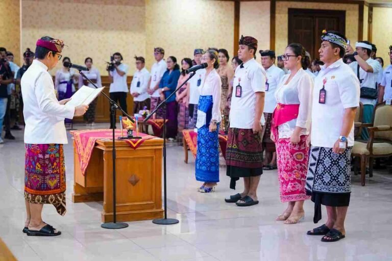 Lantik Pejabat Pemkab Badung (1)_k8YQ7RXg0x