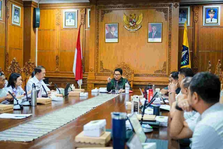Dorong Layanan Kesehatan Cepat, Mudah, dan Nyata, Bupati Adi Arnawa Evaluasi ‘Mantap Nak Badung’