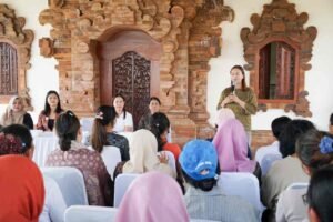 Pelatihan Garnis dan Fruit Carving di Carangsari (3)_V2E86Llf4q
