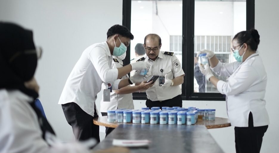 Screenshot_20260411_175515_WhatsAppBusiness