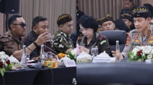 Screenshot_20260412_233142_InCollage - Collage Maker