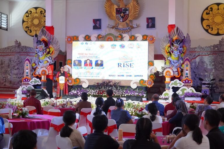 Putri Koster Tekankan Pendidikan dan Kesadaran Kolektif dalam Penanganan Sampah Bali