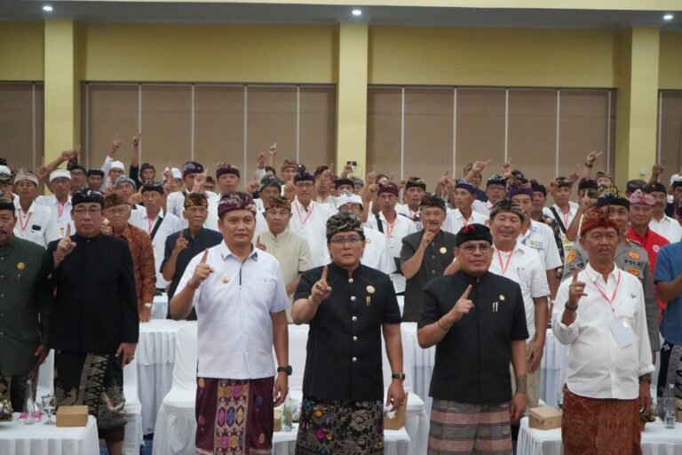 Wagub Giri Prasta Buka Loka Sabha Madya VIII MGPSSR Jembrana