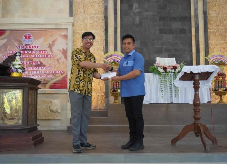 Rayakan Kenaikan Tuhan Yesus Bersama Jemaat Sion Melaya, Wabup Ipat: Keberagaman Adalah Kekuatan Jembrana