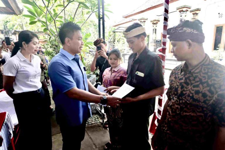 Lepas 10 Siswa Magang ke Jepang, Wabup Ipat Pesan Jaga Nama Baik Jembrana
