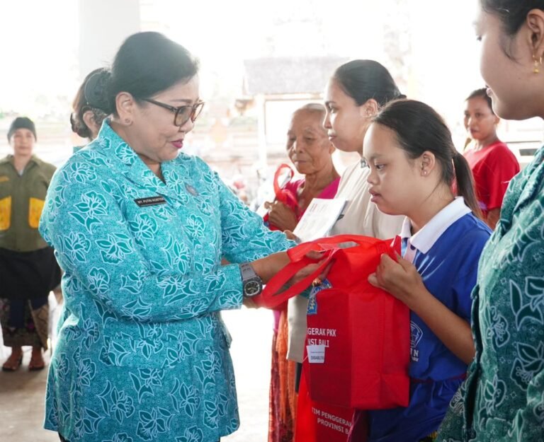 Putri Koster Ajak Kader PKK Bali Jadi Perempuan Kreatif dan Penggerak Ekonomi Keluarga