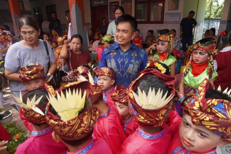 Hadiri Pentas Seni dan Pelepasan Siswa TK Negeri Pembina Melaya, Wabup Ipat Ingatkan Pentingnya Pendidikan Karakter Sejak Dini