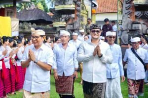 Karya Melaspas di Pura Dalem Suargan Bongkasa (4)_PenSVGlN83