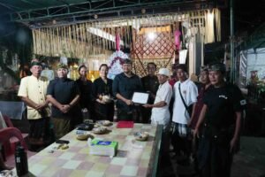 penyerahan akte kematian di Darmasaba (1)_S657Lr2d0J