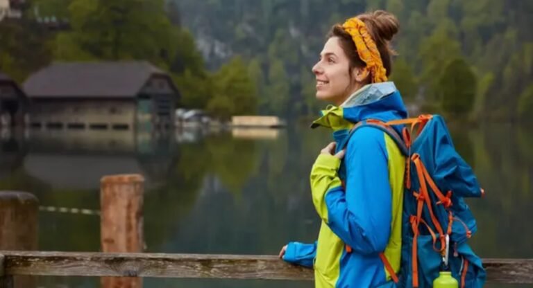 Jangan Sampai Tertinggal, Ini 5 Barang yang Wajib Dibawa saat Solo Traveling agar Lebih Nyaman