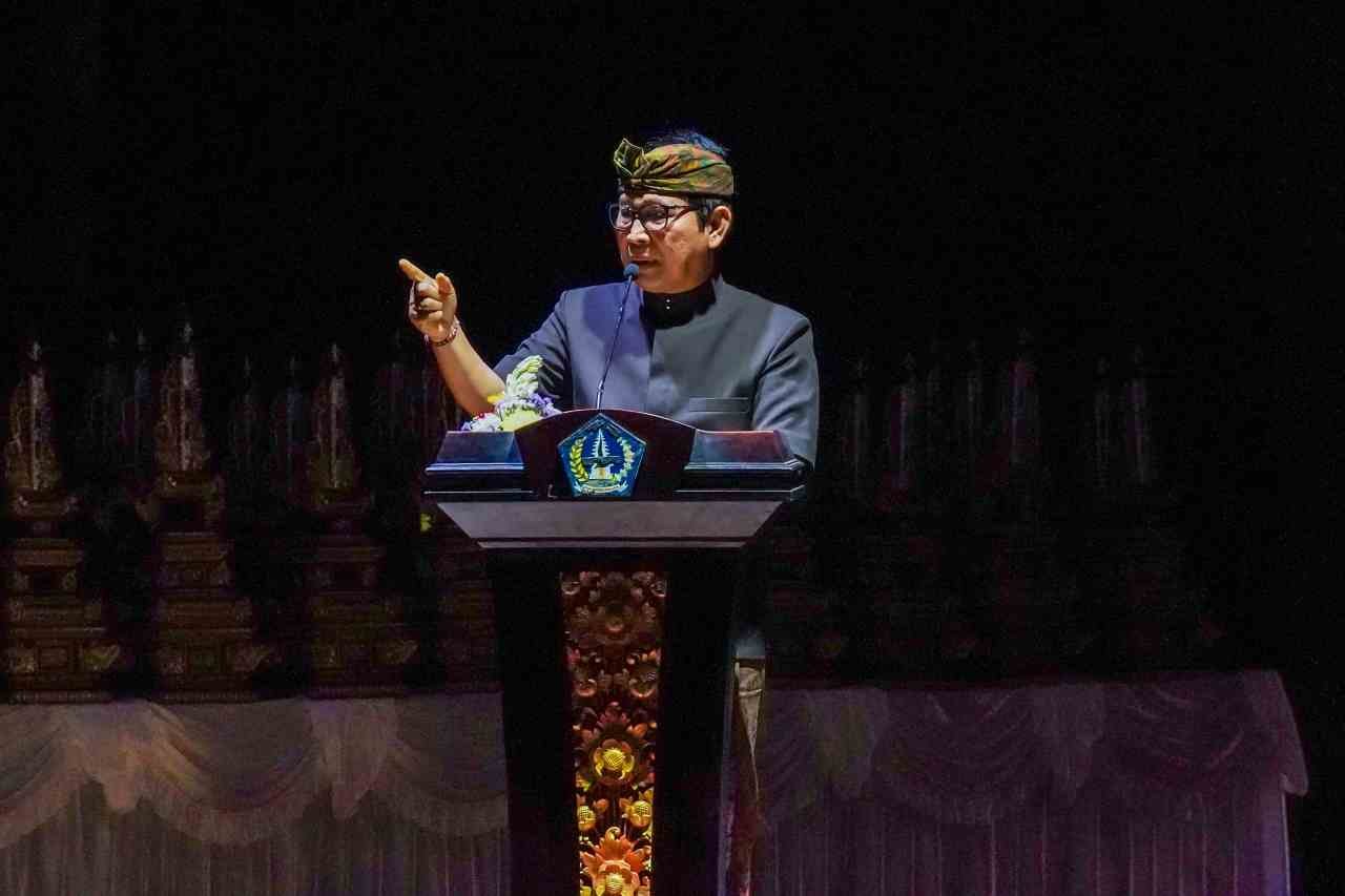 Bupati Adi Arnawa Lepas 26 Duta Seni (8)_8CUUObhR9k
