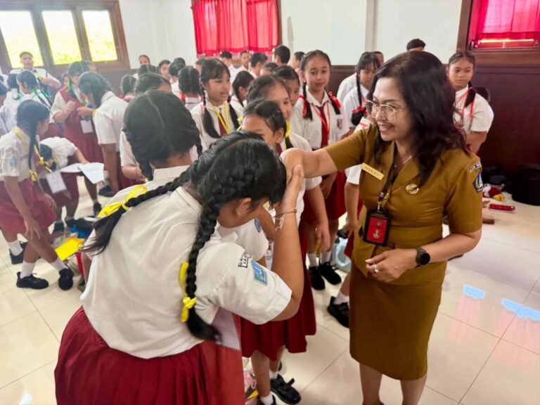 Masa Pengenalan Lingkungan Sekolah SMP Negeri 3 Kuta, Bunda Anti Narkoba Badung Tekankan Pentingnya Waspada Bahaya Narkoba Sejak Dini