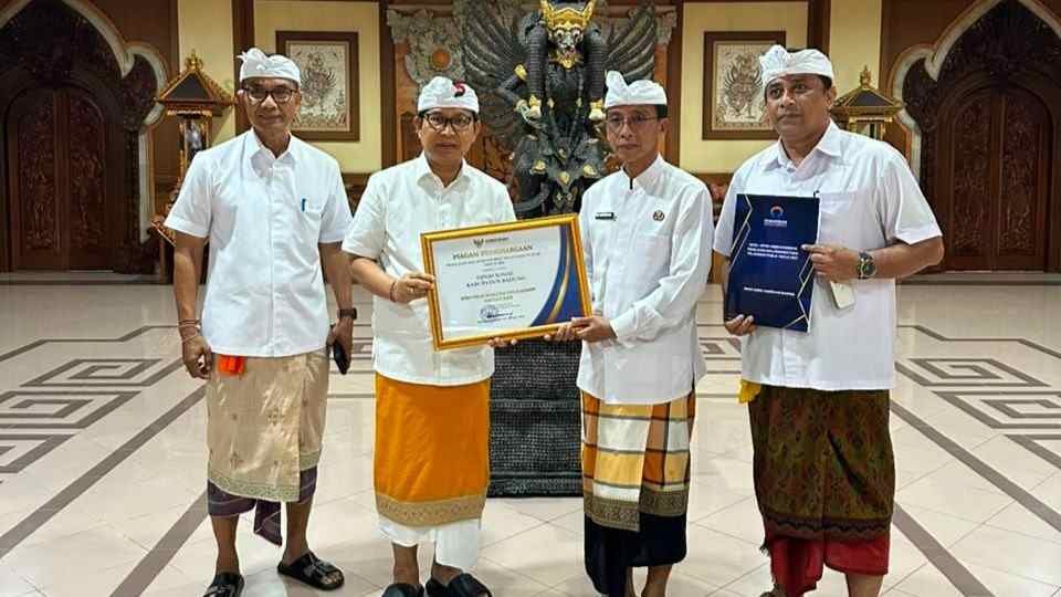 Penghargaan utk Dinsos_a9KqIMfc7Z