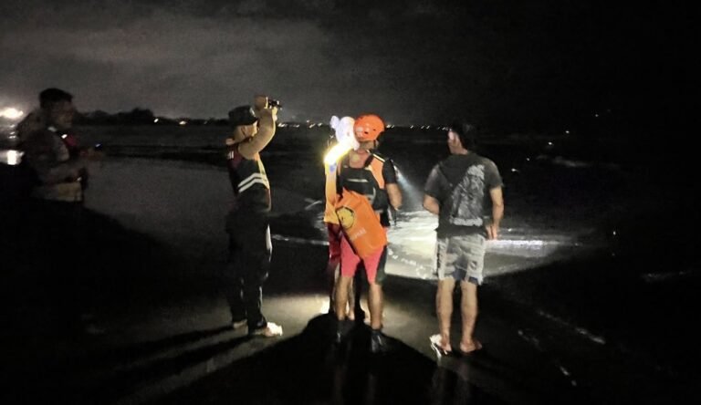 Jukung Ditemukan Terdampar di Pantai Saba, Nelayan Gianyar Diduga Jatuh ke Laut