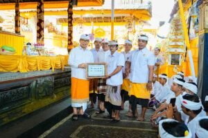 Tandatangani Prasasti Karya Ngenteg Linggih (7)_EgR4xEQy7M
