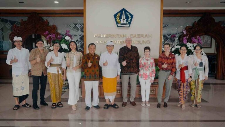 Bahas Pariwisata Berkualitas hingga Penanganan Isu, Bupati Badung Terima NCPI Bali dan Mantan Gubernur Australia