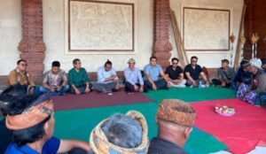 balipostcom_tim-advokasi-desa-adat-juwuk-legi-minta-publik-hormati-proses-hukum_01-696x464