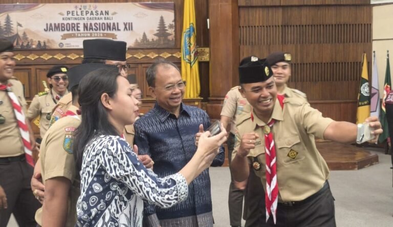 Lepas Kontingen Jamnas XII, Gubernur Koster Tekankan Pentingnya Karakter Unggul Nak Bali