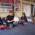 Ringankan Beban Warga, Bupati Satria Serahkan Bantuan Ngaben Masal di Tiga Desa dan Pitra Bakti di Dua Desa
