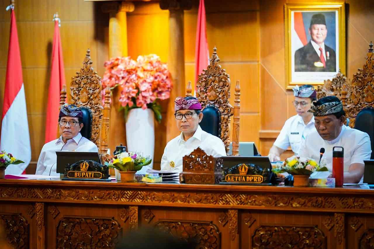 Penjelasan Bupati Badung terhadap Rancangan Perubahan KUA - PPAS (3)_khcCOiQH2R