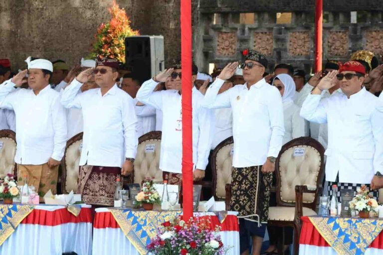 Perkuat Sinergitas Desa, Bupati Sanjaya Hadiri Pengukuhan ABPEDNAS dan ASLINMAS Bali