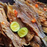 Gurihnya Sudang Lepet Kuliner Khas Buleleng, Olahan Ikan Asin yang Dikeringkan Khas Pesisir Pantai 