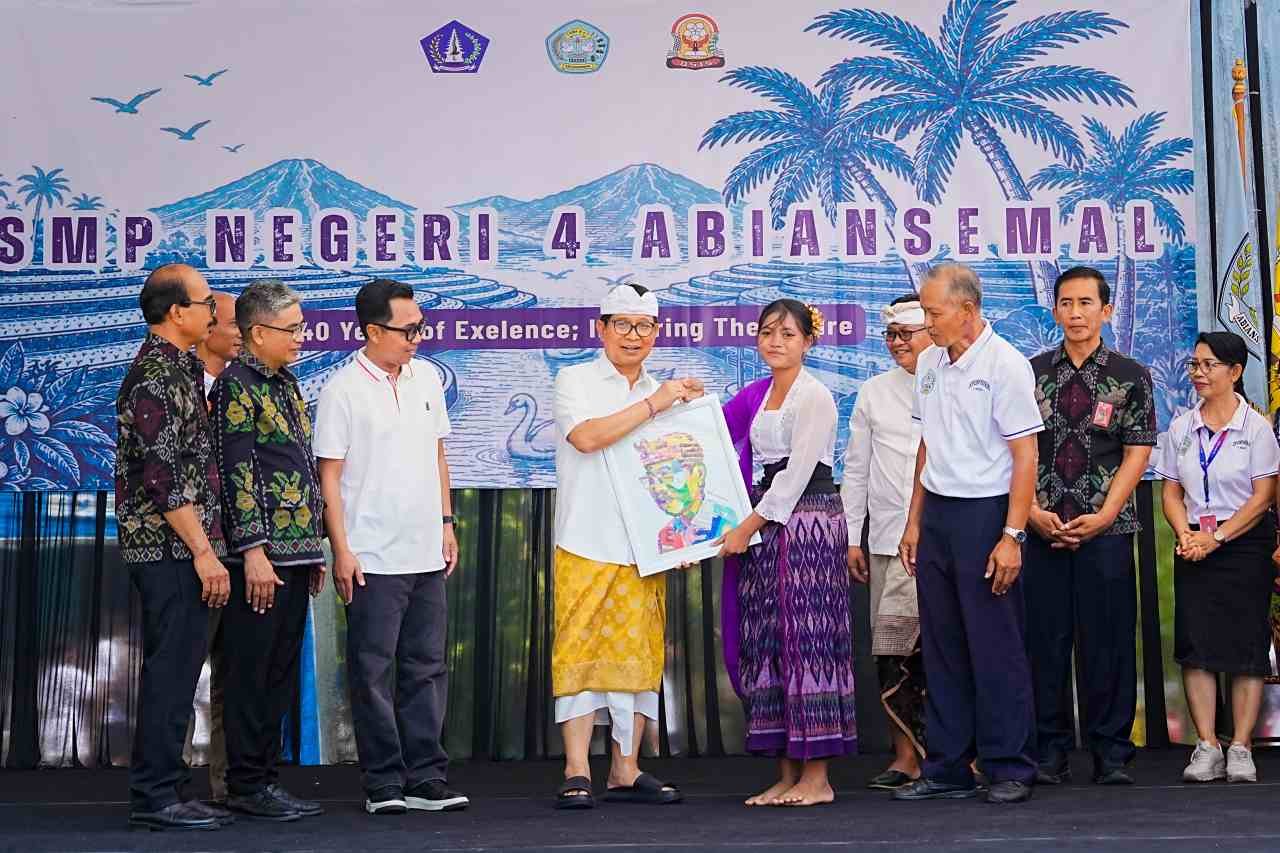Empat Dekade SMPN 4 Abiansemal (6)_Exd8Ld1W58