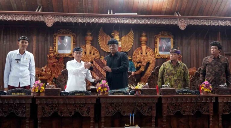 DPRD dan Pemkab Klungkung Sahkan Ranperda Pemajuan Kebudayaan Jadi Perda