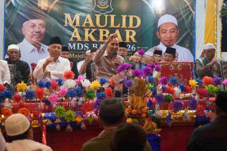 Hadiri Maulid Akbar MDS II 2026, Wabup Tjok Surya Ajak Umat Muslim Perkuat Toleransi Antar Umat Beragama