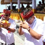 Persembahyangan Bersama Jajaran Pemkab Tabanan di Pura Penataran Agung Lempuyang Madya, Karangasem