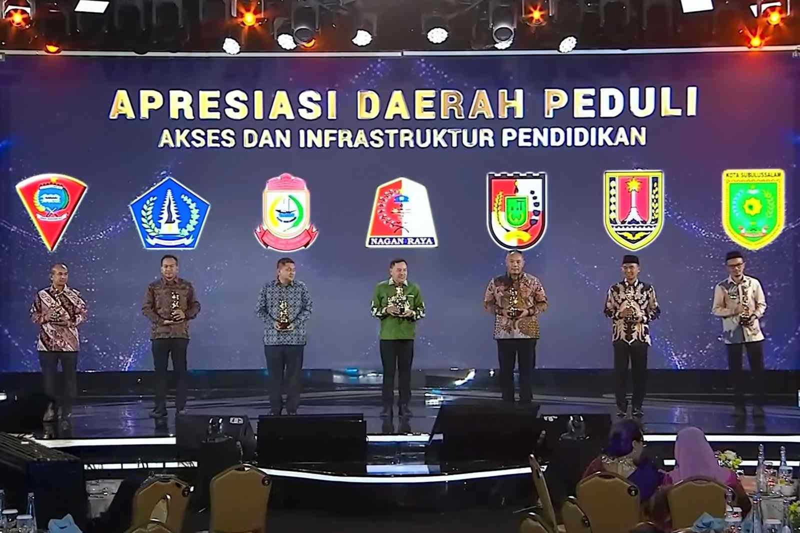 Penghargaan (5)_LZf0SmvH8t