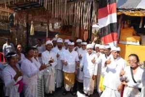 Pura Dalem Lebah Darmasaba (3)_ovENAEux44