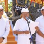 Koster Tegaskan Busana Adat Bali Perkuat Jati Diri dan Ekonomi Lokal