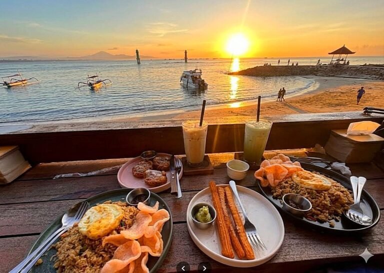 Beragam Resto Cafe Suguhkan Keseruan Wisata Kuliner di Pantai Matahari Terbit Sanur