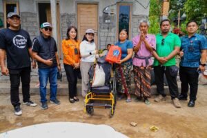 Beri paket olahan ikan dan pelayanan pemeriksaan kesehatan gratis (1)_llBMQWuP0v