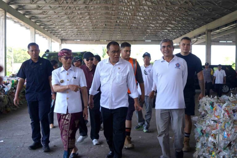 Bupati Satria Sambut Menteri LH di TOSS Center, Klungkung Siap Jadi Percontohan Pengelolaan Sampah Nasional