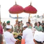 Tradisi Tepung Tawar Warnai Penyambutan Pangdam IX/Udayana di Bali