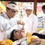 Wali Kota Jaya Negara Ngayah Nyangging dalam Rangkaian Karya di Jero Abian Timbul