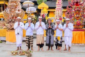 Pura Pasar Agung Besakih (1)_QeHD06cy0S