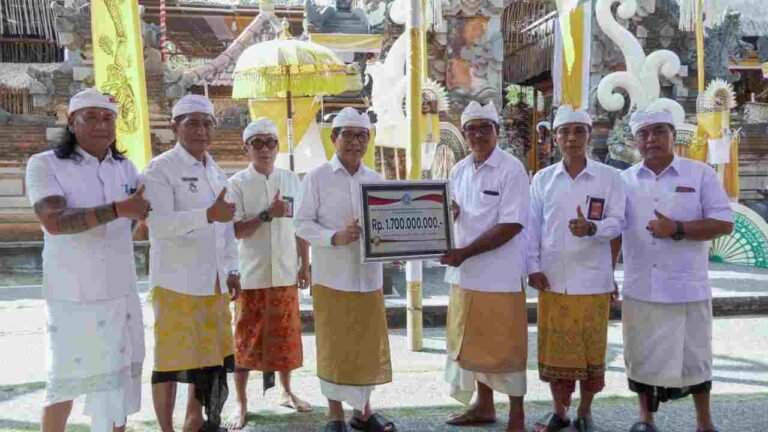 Karya Ngenteg Linggih di Pura Pucak Arantaja, Bupati Adi Arnawa Tegaskan Komitmen Kesejahteraan Petani